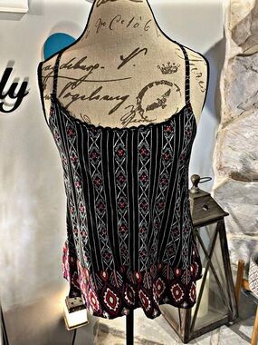 Holister Size Small Black Printed Spaghetti Strap Tank Top Crochet Back Accent